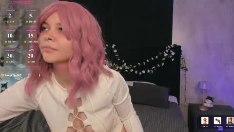 Snapshot of lune_fallenstar chatting on July 20, 10:39 am Lune FallenStar online show from July 20, 10:39 am