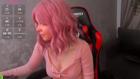 Snapshot of lune_fallenstar chatting on July 24, 9:07 am Lune FallenStar online show from July 24, 9:07 am