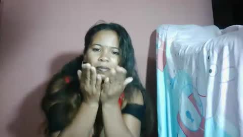 luniah online show from May 7, 11:54 pm