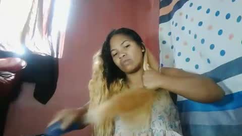 luniah online show from May 24, 6:51 am