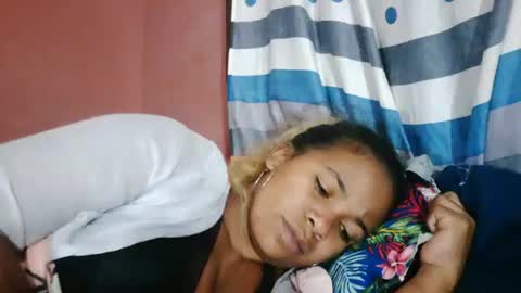 luniah online show from May 27, 8:28 pm
