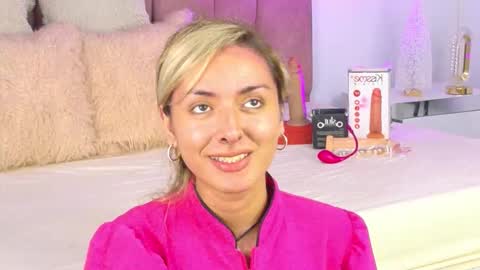 lunitadiva online show from November 20, 1:44 pm