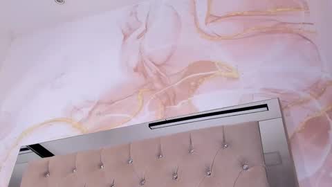 lunna__tylor online show from February 15, 7:51 am