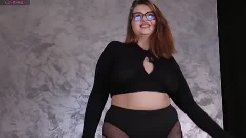 lunna_azure online show from June 28, 7:31 pm