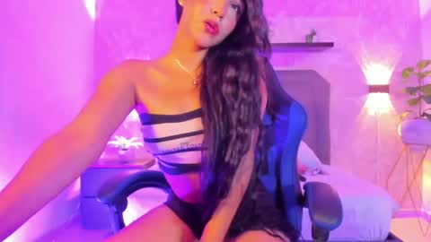 L U N A  online show from May 20, 12:33 pm