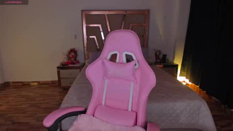 LUNA ROSE online show from April 7, 3:07 am