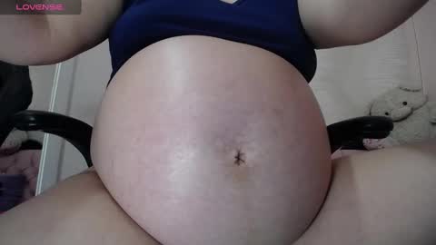 Snapshot of lunnadoll chatting on September 29, 2:38 am Katty what ever do you want on my pv is for extra tokens minimi 250 tks ty u for understand online show from September 29, 2:38 am