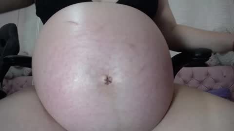 Snapshot of lunnadoll chatting on October 7, 3:04 am Katty what ever do you want on my pv is for extra tokens minimi 250 tks ty u for understand online show from October 7, 3:04 am