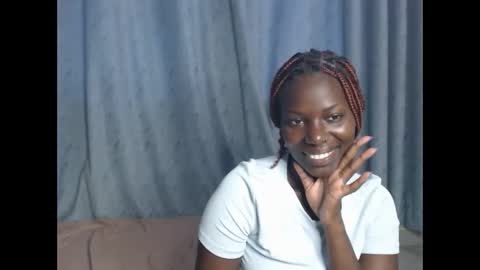 luo_queen online show from November 12, 12:05 pm