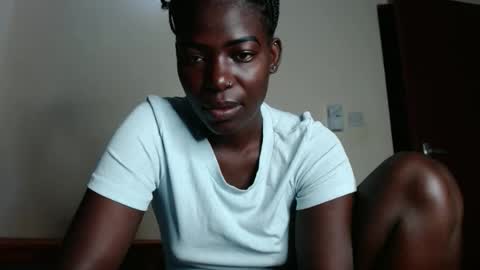 luo_queen online show from February 13, 3:46 am