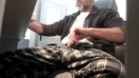 Snapshot of lure4beef chatting on December 15, 11:45 am lure4beef online show from December 15, 11:45 am