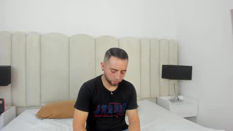 Snapshot of lushian_luna chatting on May 20, 4:13 pm Lushian And Luna online show from May 20, 4:13 pm