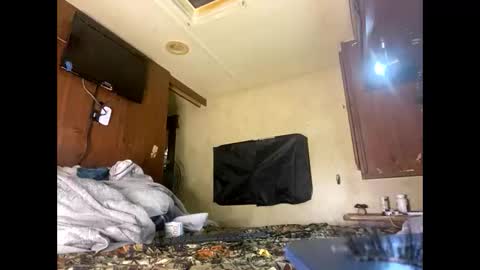 Snapshot of lushuslucy chatting on February 16, 11:16 am Kikithebaee online show from February 16, 11:16 am