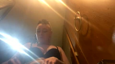 Snapshot of lushuslucy chatting on February 28, 9:12 pm Kikithebaee online show from February 28, 9:12 pm