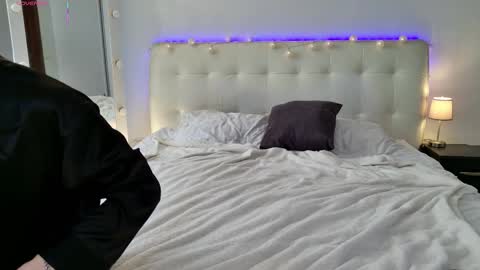 Frank and Elise online show from March 21, 8:19 am