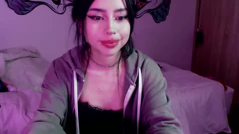 Snapshot of lustful_aprilx chatting on December 6, 12:56 am Valerie  April   online show from December 6, 12:56 am