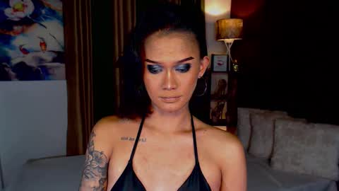 Snapshot of lustfulltrans chatting on January 21, 6:33 am AdriannaFowks online show from January 21, 6:33 am