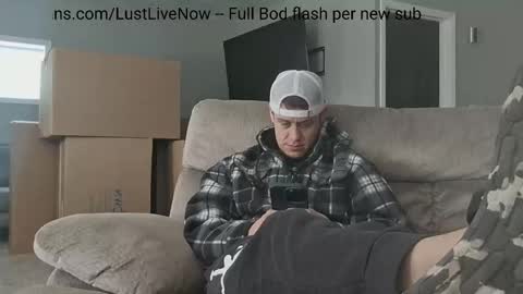 Snapshot of lustlivenow chatting on February 25, 8:40 pm GUY --- GIRL online show from February 25, 8:40 pm