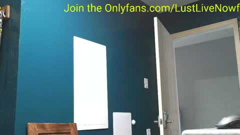 Snapshot of lustlivenow chatting on March 31, 10:32 pm GUY --- GIRL online show from March 31, 10:32 pm