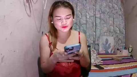 Flora Mae online show from February 5, 4:00 pm