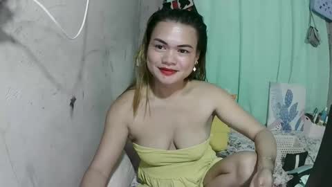 Flora Mae online show from May 19, 8:42 am