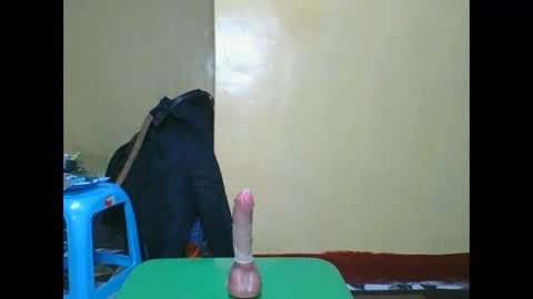 Snapshot of lusty_dude001 chatting on December 21, 2:46 pm lusty_dude001 online show from December 21, 2:46 pm