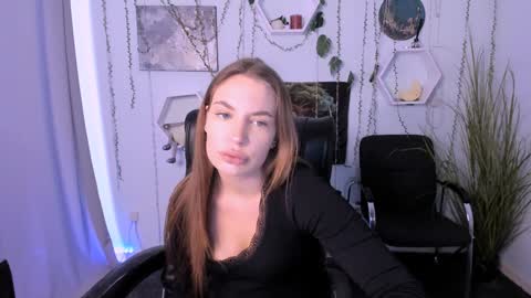 lusy_puff online show from December 15, 3:42 pm