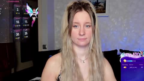 Snapshot of lusyagreenberg chatting on December 9, 9:37 pm LusyaGreenberg online show from December 9, 9:37 pm