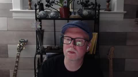 luvbunde online show from October 13, 3:39 am