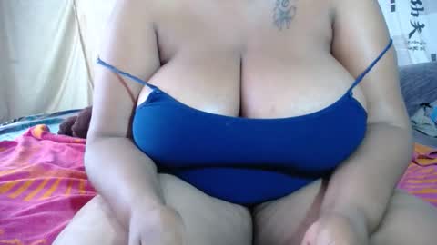 luvcandy85 online show from February 16, 6:20 am