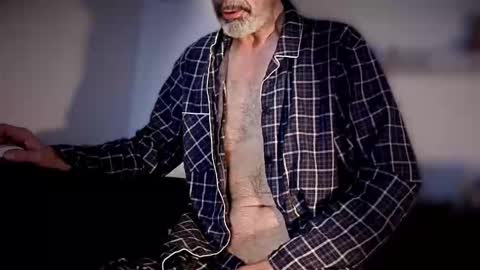 Snapshot of lux_dei chatting on October 19, 3:45 pm Im a   -  CAMGUY YOU  LIKE to FUCK online show from October 19, 3:45 pm