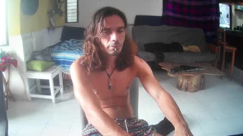 Snapshot of lux_uri chatting on September 14, 9:03 pm James online show from September 14, 9:03 pm