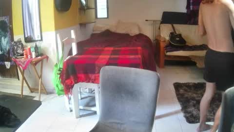 Snapshot of lux_uri chatting on November 23, 10:20 pm James online show from November 23, 10:20 pm