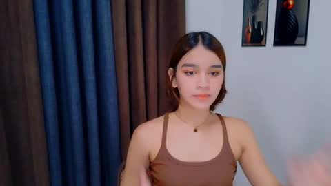 Snapshot of lux_white chatting on June 18, 6:01 pm queen lux online show from June 18, 6:01 pm