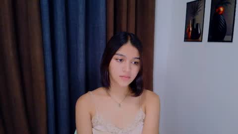 Snapshot of lux_white chatting on June 24, 9:30 am queen lux online show from June 24, 9:30 am