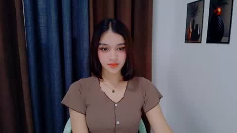 Snapshot of lux_white chatting on July 12, 11:51 pm queen lux online show from July 12, 11:51 pm