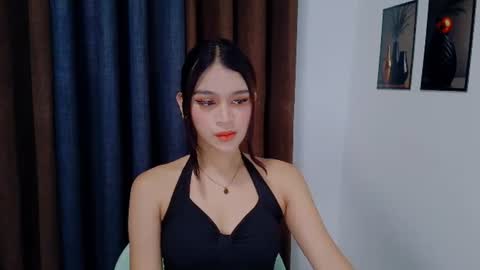 Snapshot of lux_white chatting on July 14, 10:48 pm queen lux online show from July 14, 10:48 pm