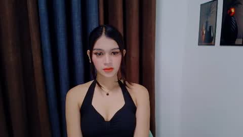Snapshot of lux_white chatting on July 15, 8:03 pm queen lux online show from July 15, 8:03 pm