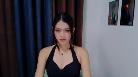 Snapshot of lux_white chatting on July 16, 9:54 pm queen lux online show from July 16, 9:54 pm