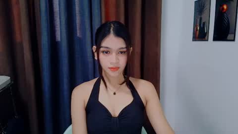Snapshot of lux_white chatting on July 20, 11:40 pm queen lux online show from July 20, 11:40 pm