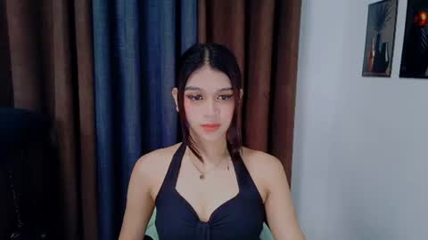 Snapshot of lux_white chatting on July 24, 4:21 am queen lux online show from July 24, 4:21 am