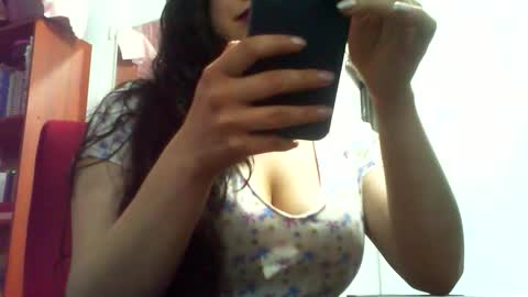 Snapshot of luxdasilva chatting on May 23, 3:45 am luxdasilva online show from May 23, 3:45 am