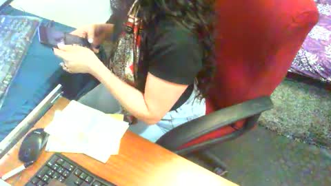 Snapshot of luxdasilva chatting on May 25, 7:42 pm luxdasilva online show from May 25, 7:42 pm
