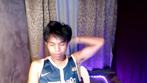 Snapshot of luxirfy_xx chatting on February 1, 6:39 pm luxirfy online show from February 1, 6:39 pm