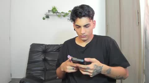 Snapshot of luxrx chatting on April 24, 7:05 pm luxrx online show from April 24, 7:05 pm
