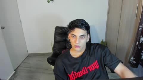 Snapshot of luxrx chatting on May 14, 6:58 pm luxrx online show from May 14, 6:58 pm
