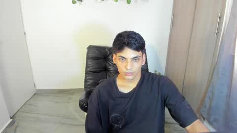 Snapshot of luxrx chatting on May 17, 5:42 pm luxrx online show from May 17, 5:42 pm