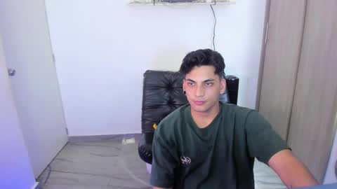 Snapshot of luxrx chatting on May 24, 7:08 pm luxrx online show from May 24, 7:08 pm