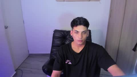 Snapshot of luxrx chatting on May 28, 8:17 pm luxrx online show from May 28, 8:17 pm