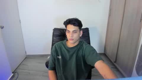 Snapshot of luxrx chatting on May 31, 6:53 pm luxrx online show from May 31, 6:53 pm